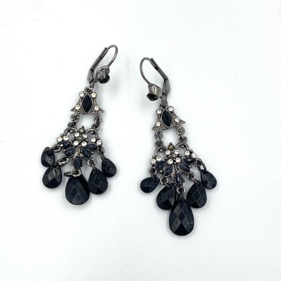 Macy’s Dangle Rhinestone Earrings *New* - Picture 1 of 3
